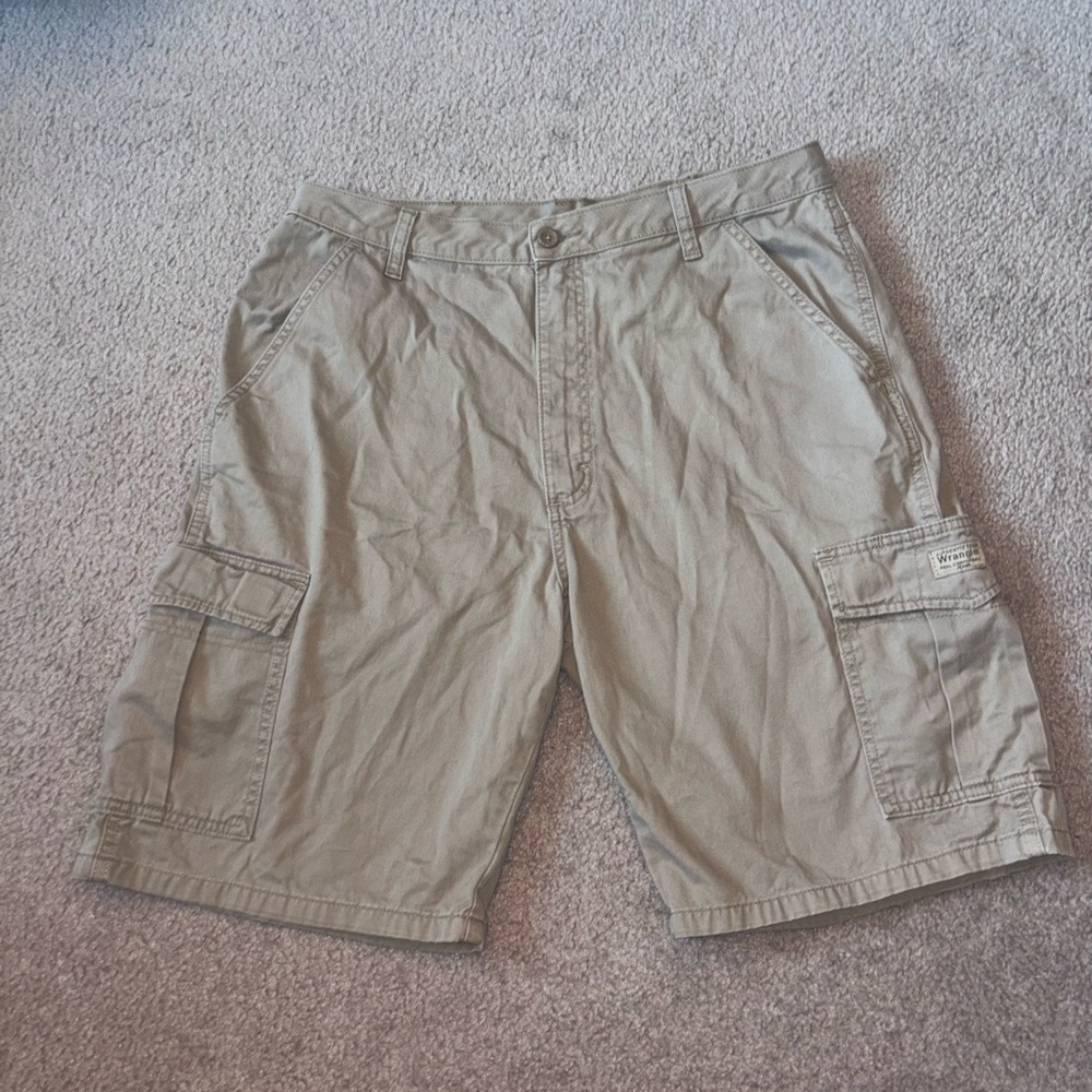 Men's Tan Cargo Shorts